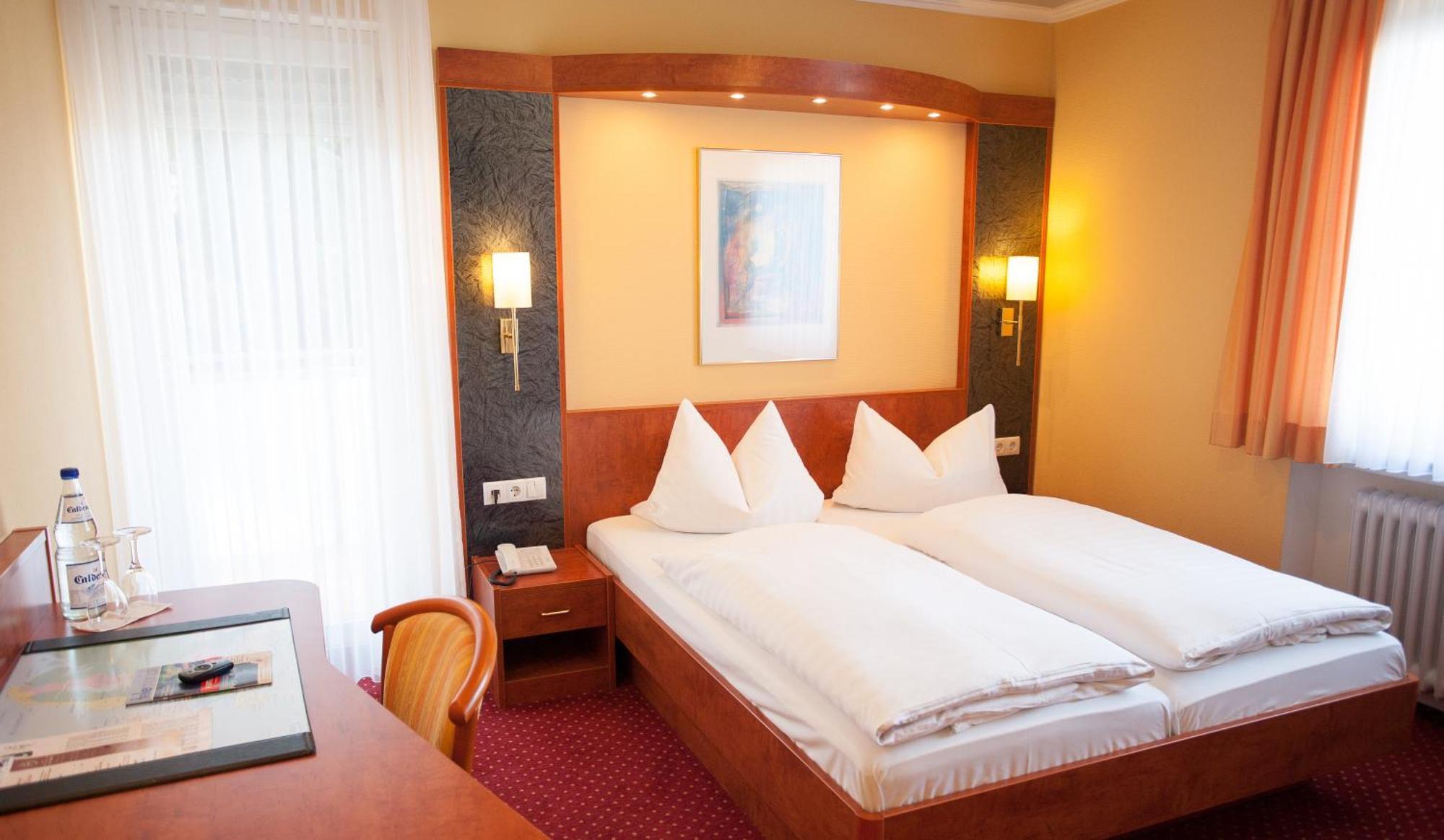 Hotel Restaurant Zur Post Lohfelden מראה חיצוני תמונה