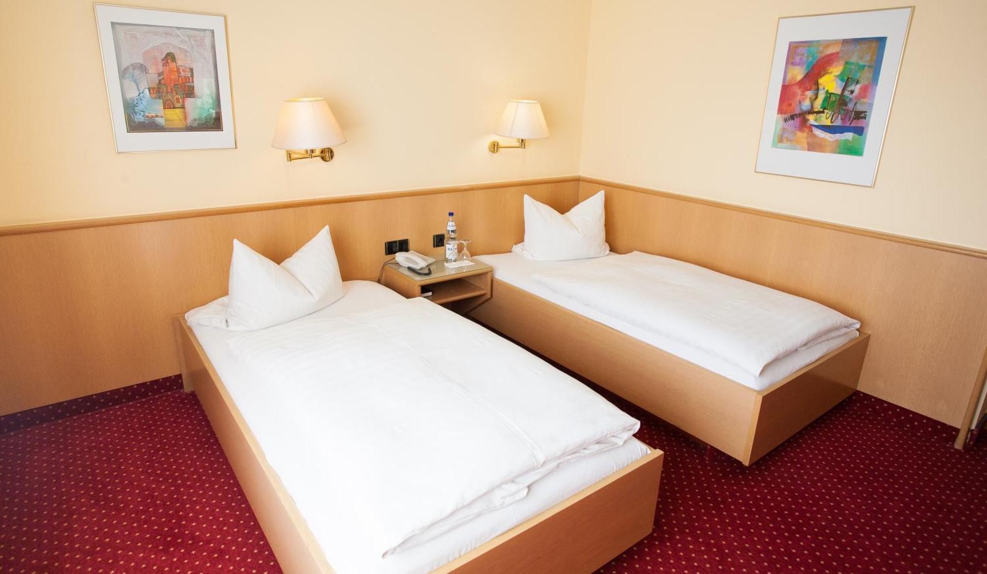 Hotel Restaurant Zur Post Lohfelden מראה חיצוני תמונה