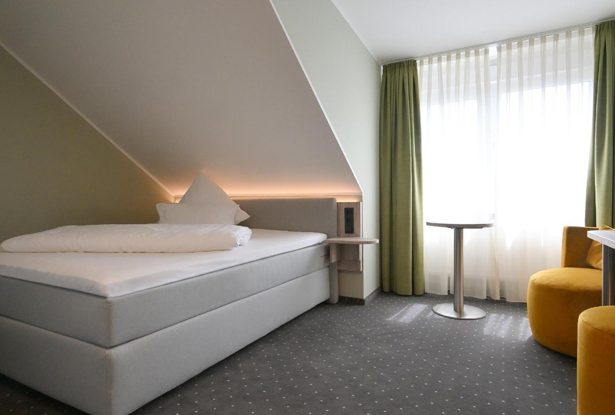 Hotel Restaurant Zur Post Lohfelden מראה חיצוני תמונה